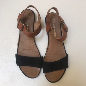 Flat sandals Shoe Size 9 Used